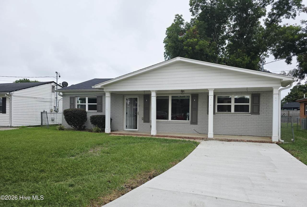 1321 Cherry Avenue - Photo 1