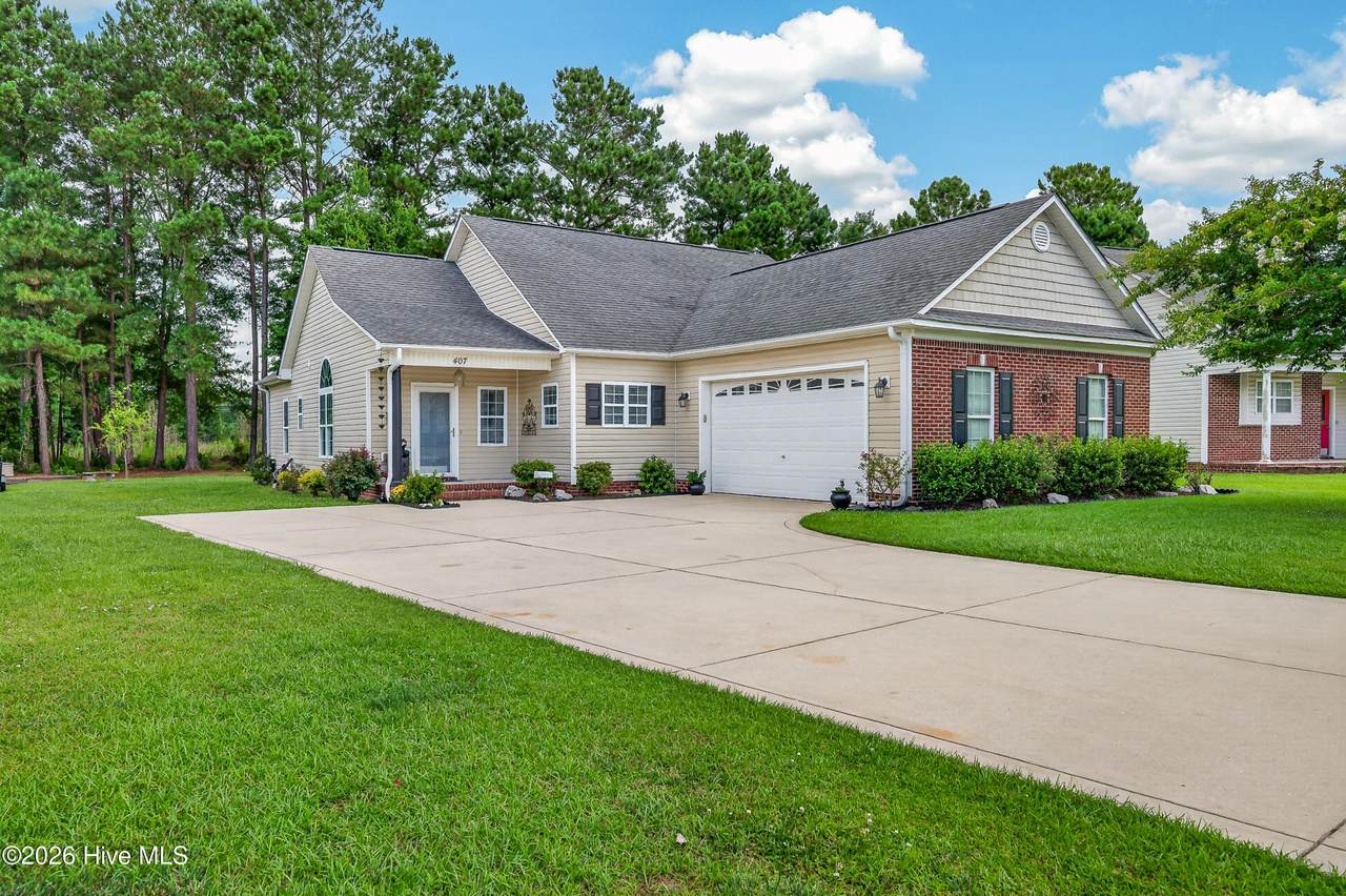 407 Weatherford Drive - Photo 1