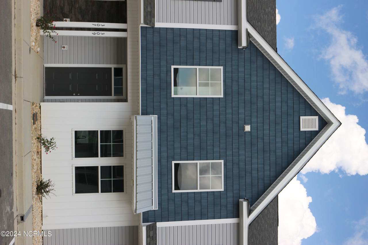 309 Starfish Lane - Photo 1