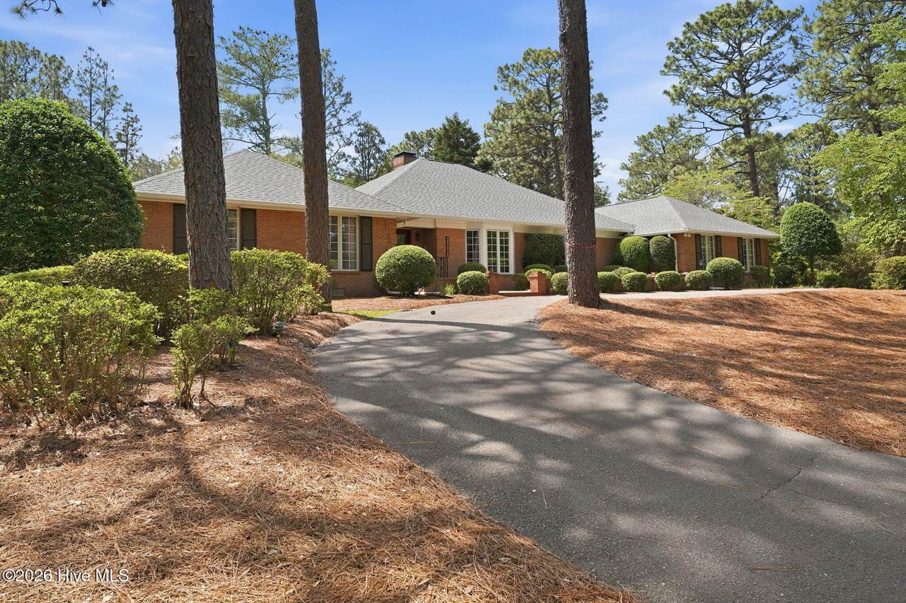 210 Quail Hollow Drive - Photo 1