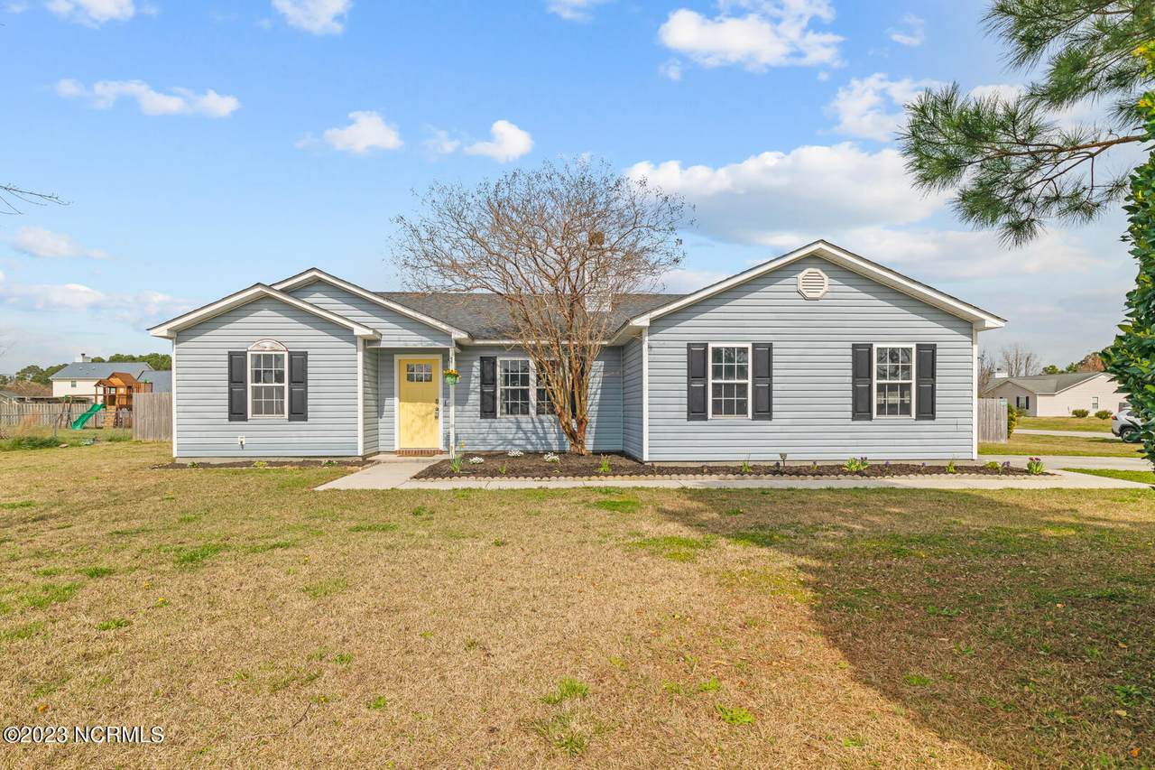 101 Ivy Drive - Photo 1