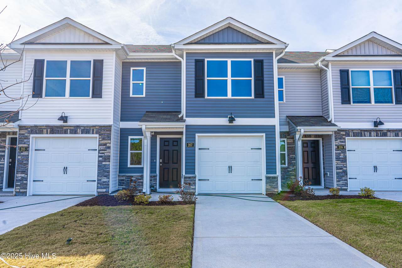 207 Maddox Drive - Photo 1