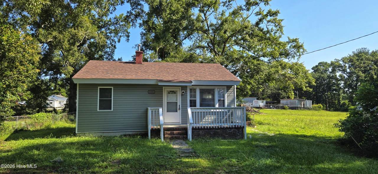 2201 Ward Avenue - Photo 1