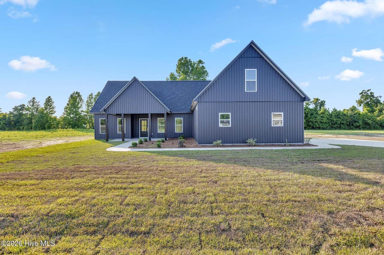 407 Wade Drive - Photo 1