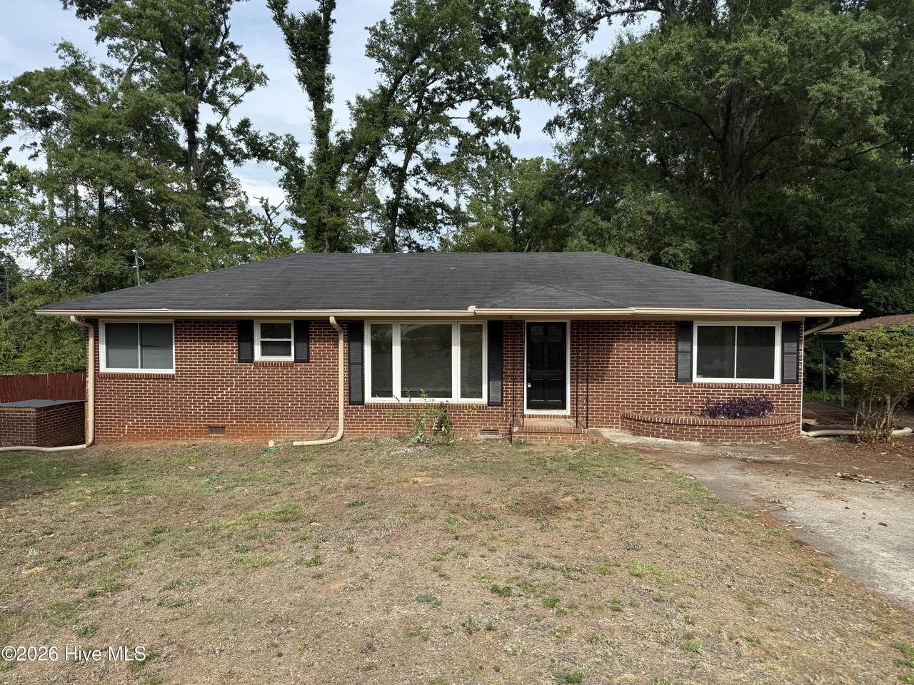 226 Sherwood Drive - Photo 1