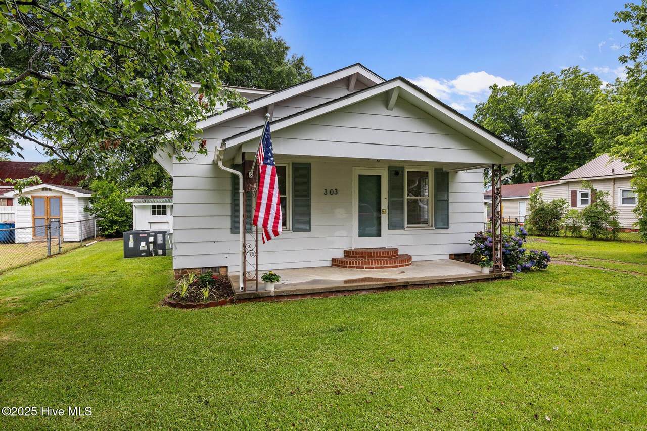 303 Watauga Avenue - Photo 1