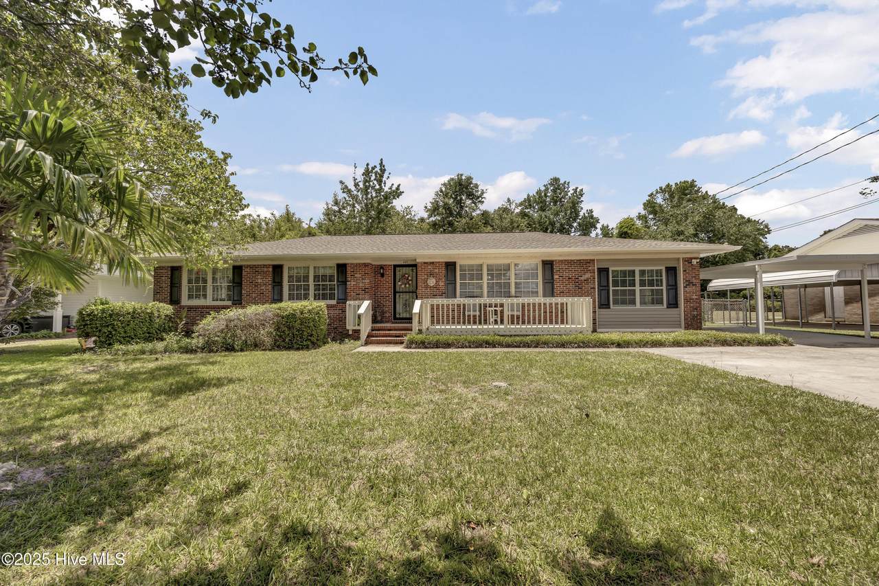 605 Mohican Trail - Photo 1