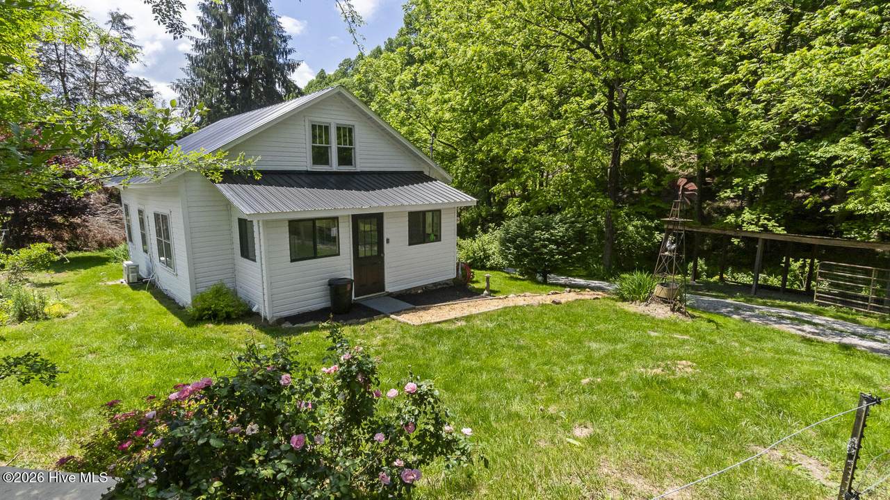 1740 Windingstairs Road - Photo 1