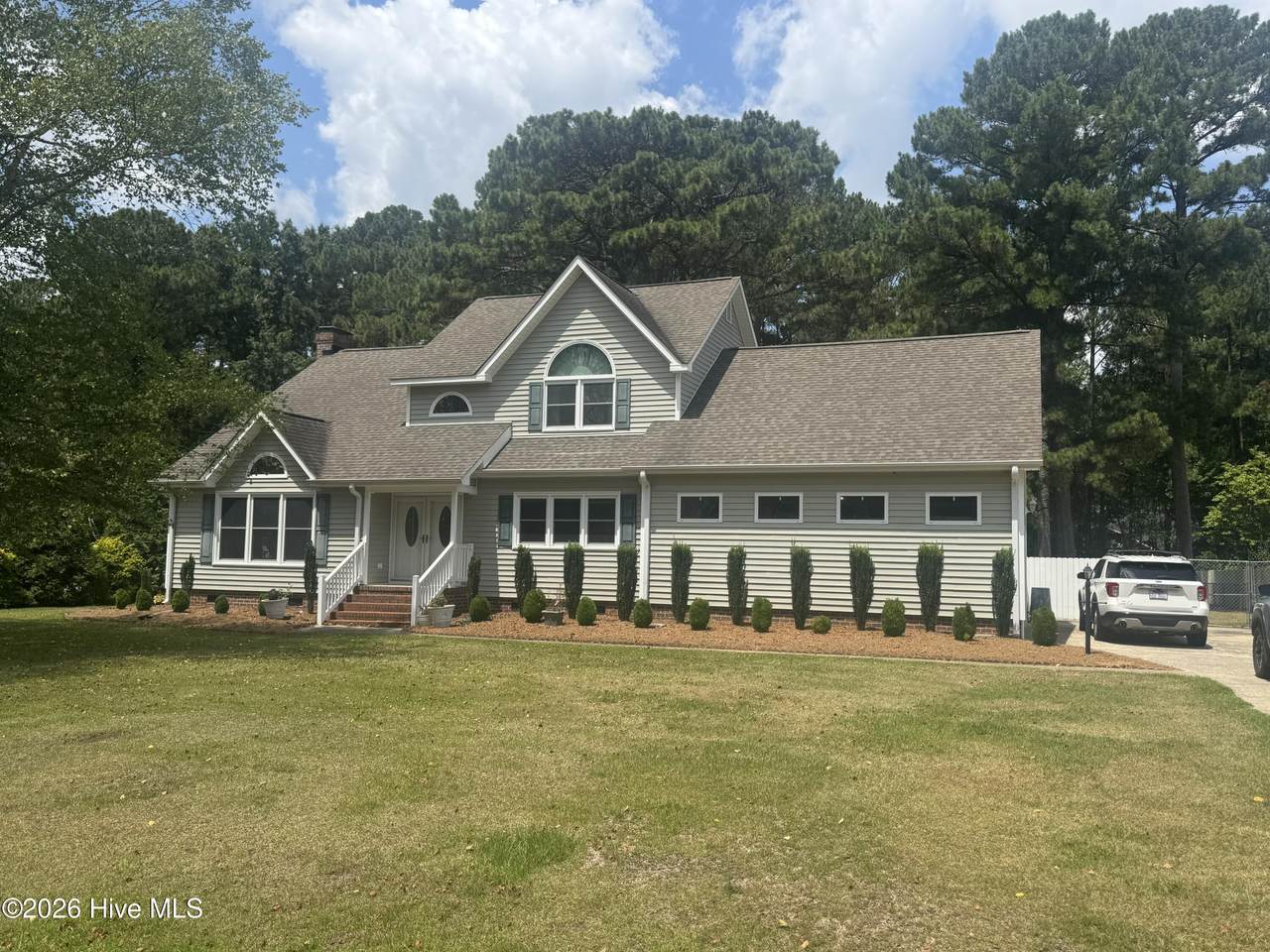 127 Squire Drive - Photo 1