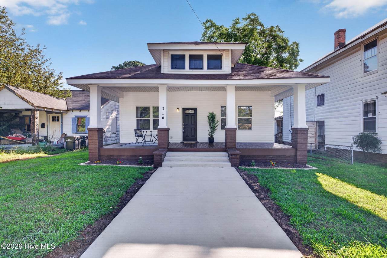 316 Dyer Street - Photo 1