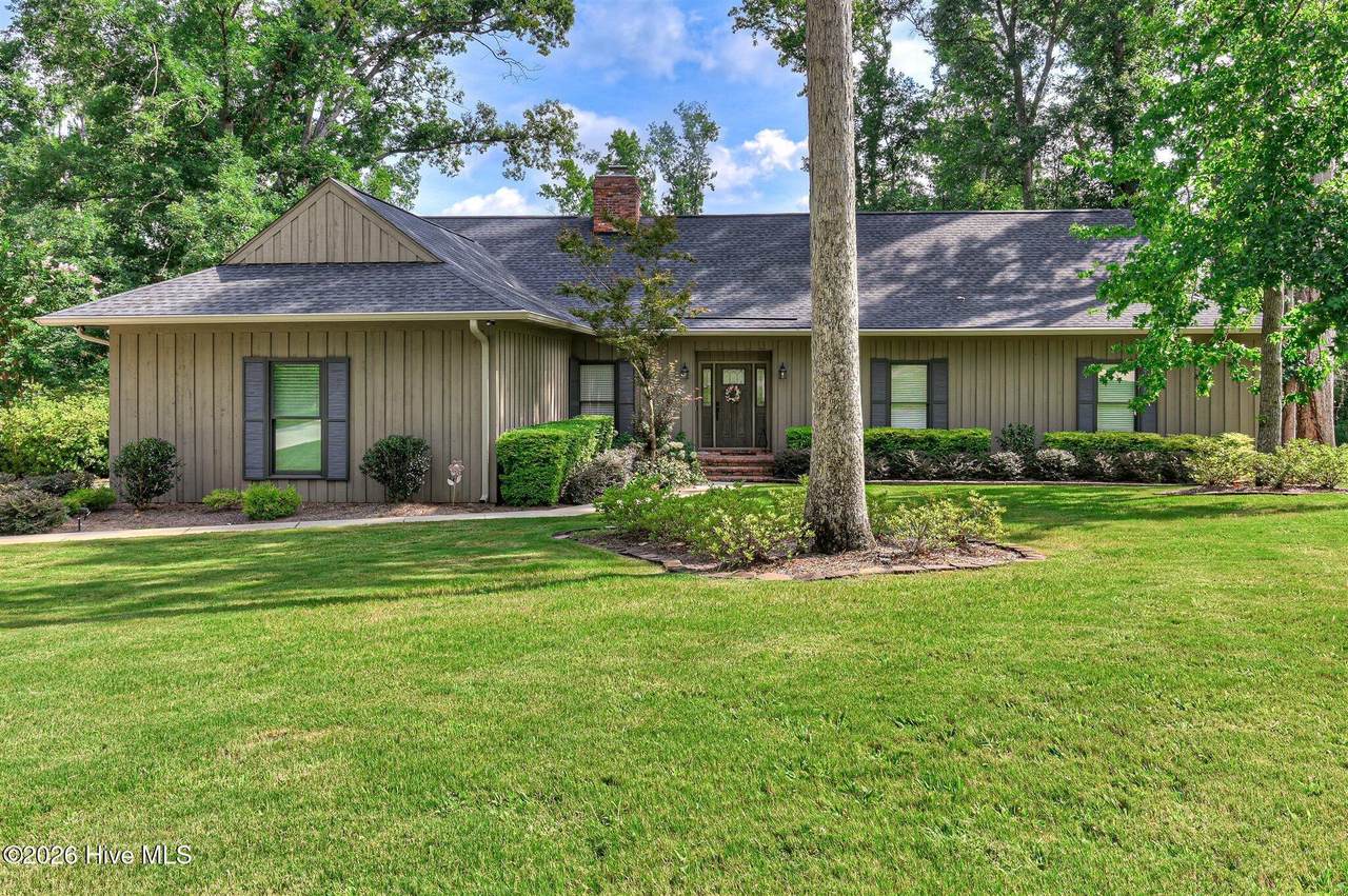 130 Lakeview Court - Photo 1