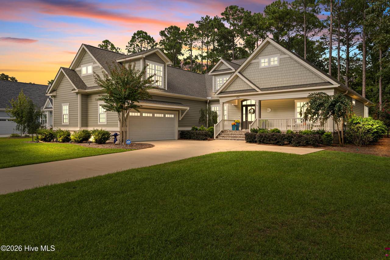 654 Grovewood Lane - Photo 1