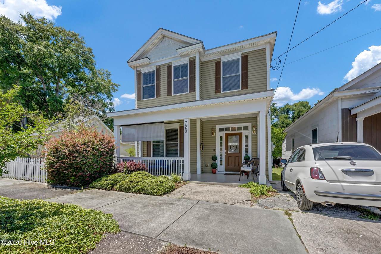 720 6th Street - Photo 1