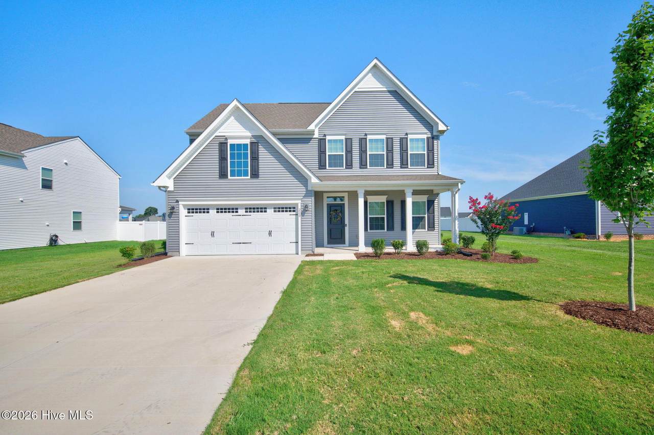 220 Grandview Drive - Photo 1