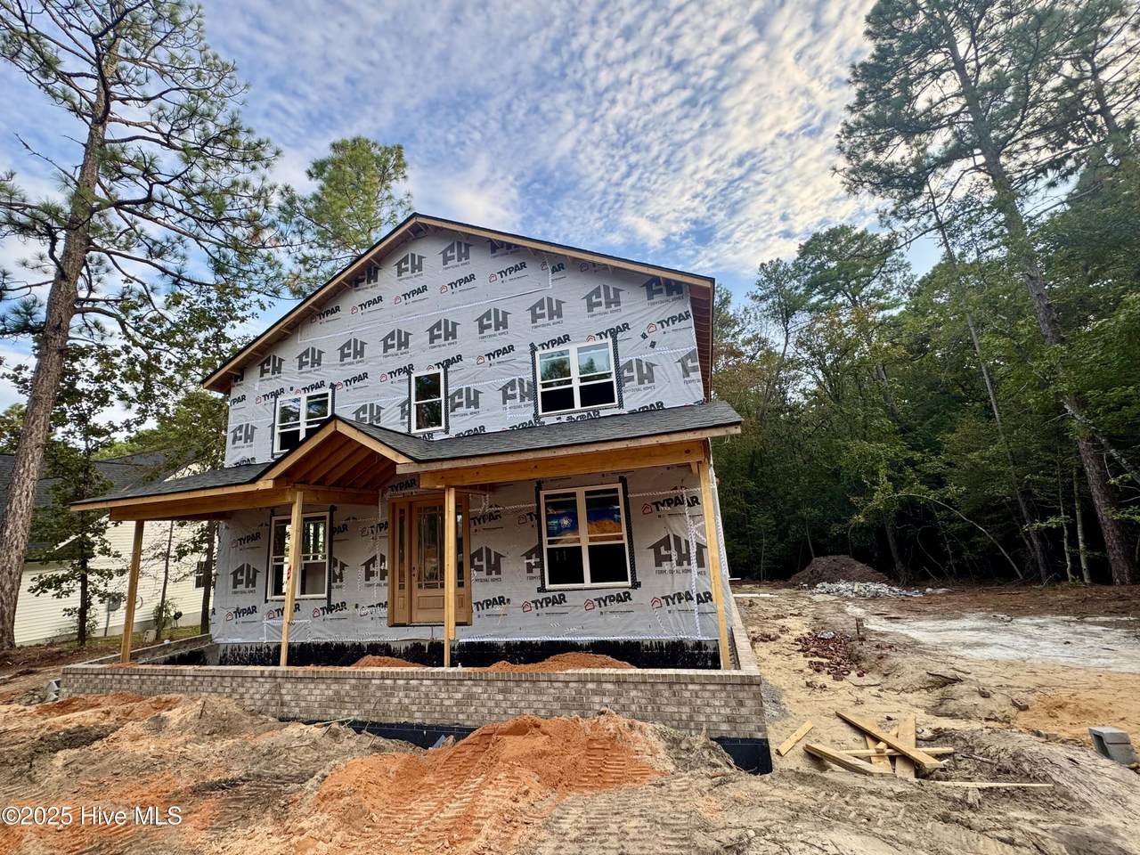 922 Greenbriar Drive - Photo 1