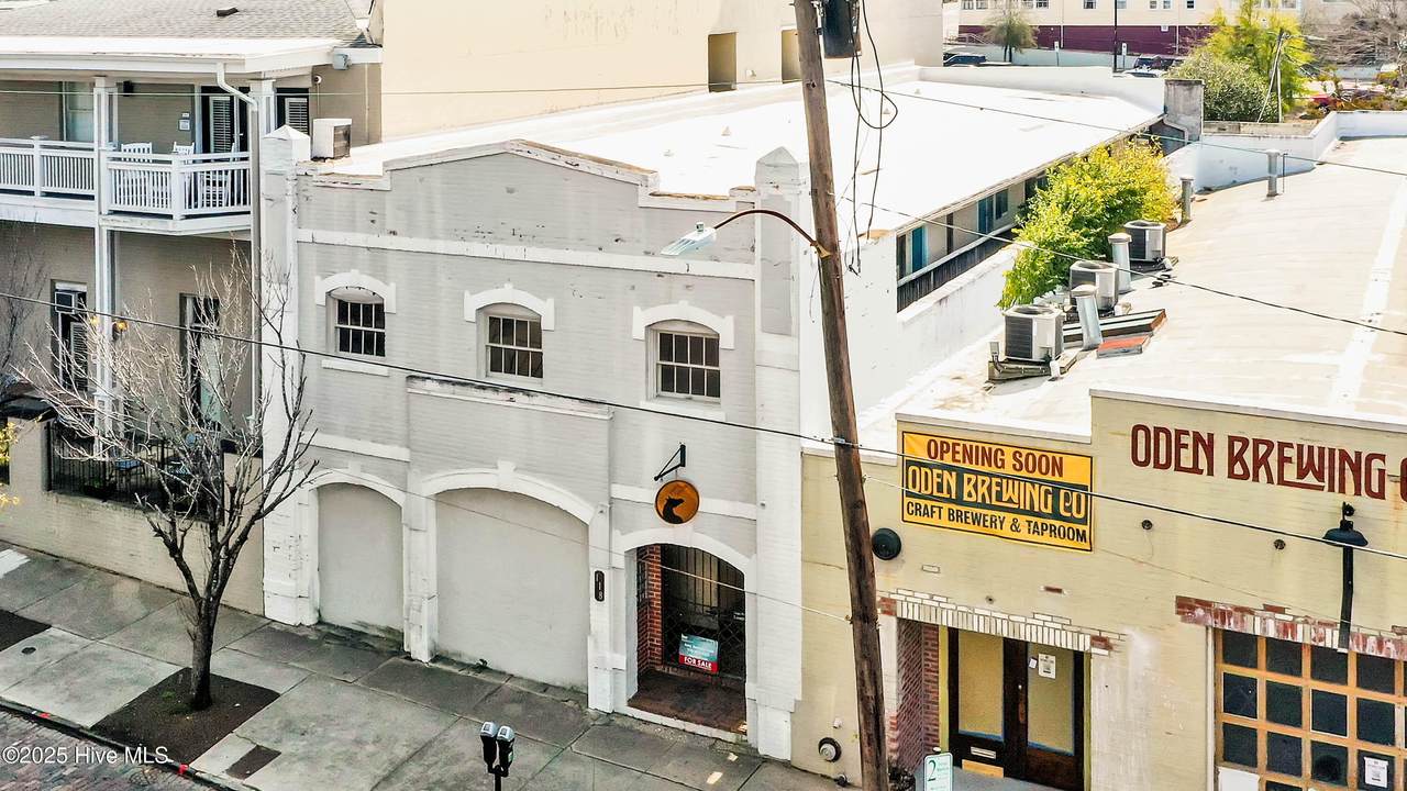 118 Dock Street - Photo 1