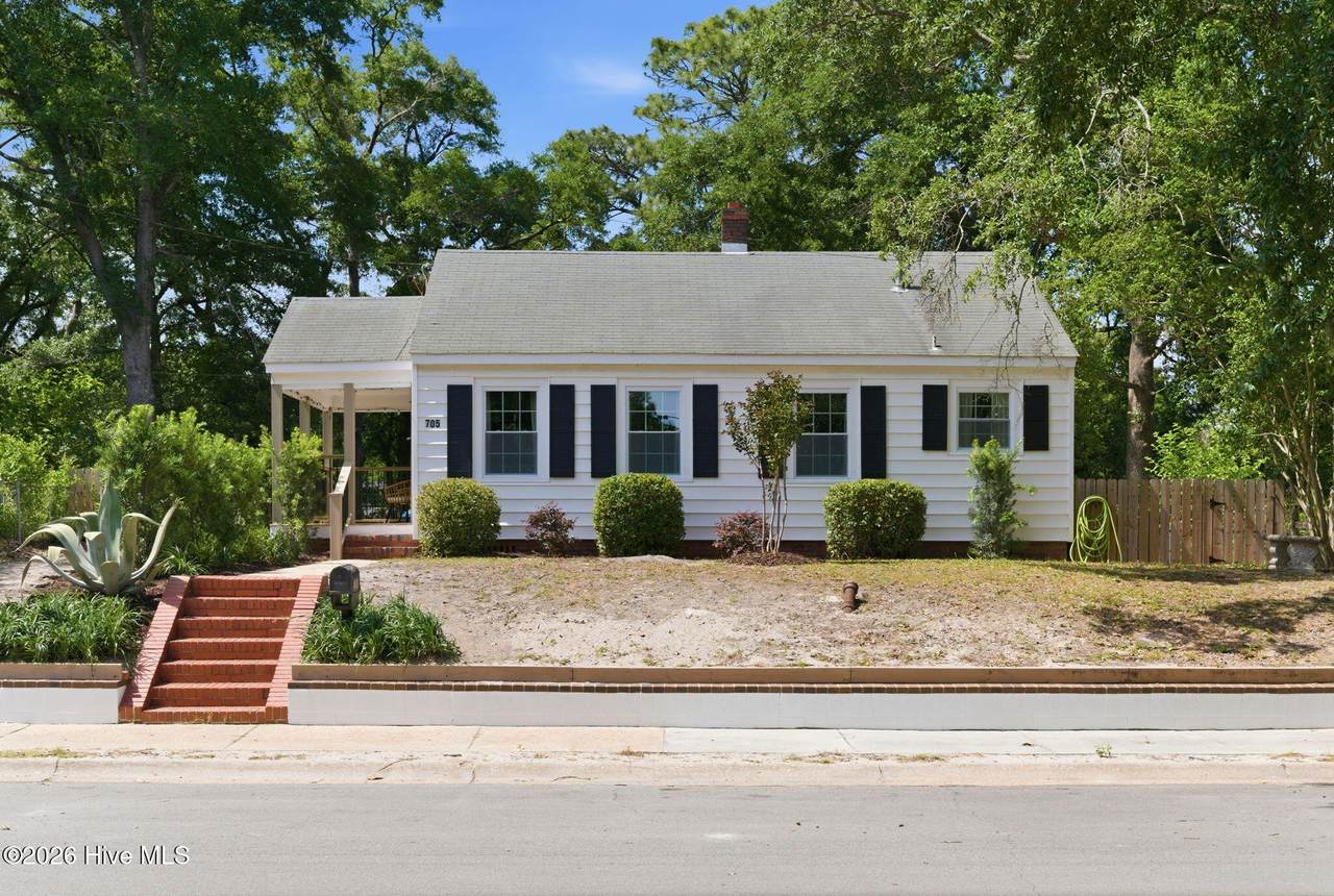 705 Ivey Circle - Photo 1