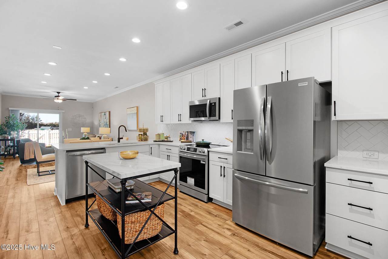 225 Cline Way - Photo 1