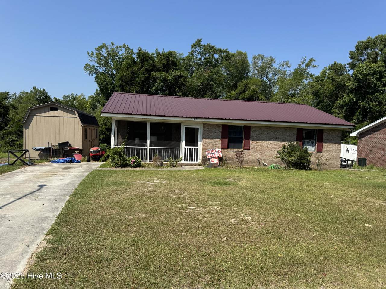 122 Hampton Drive - Photo 1