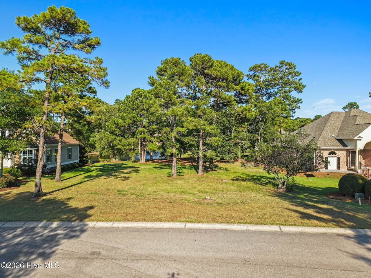 565 Gladstone Circle - Photo 1