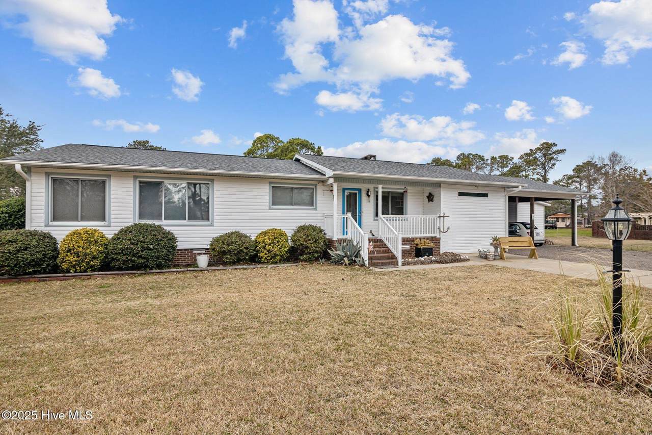106 Norman Circle - Photo 1