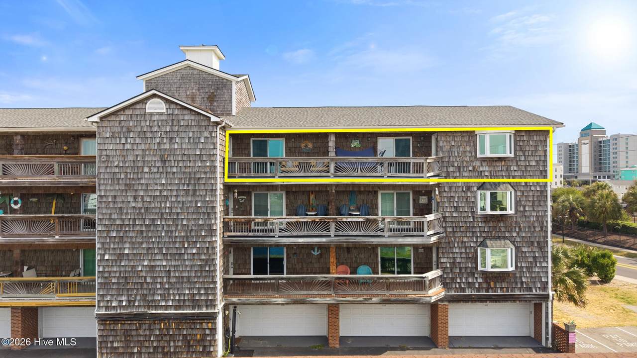 306 Lake Park Boulevard - Photo 1