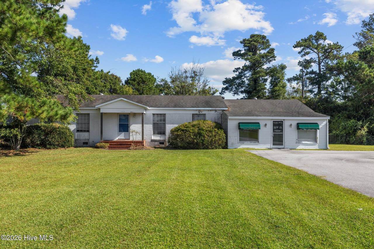 1468 Corbett Avenue - Photo 1