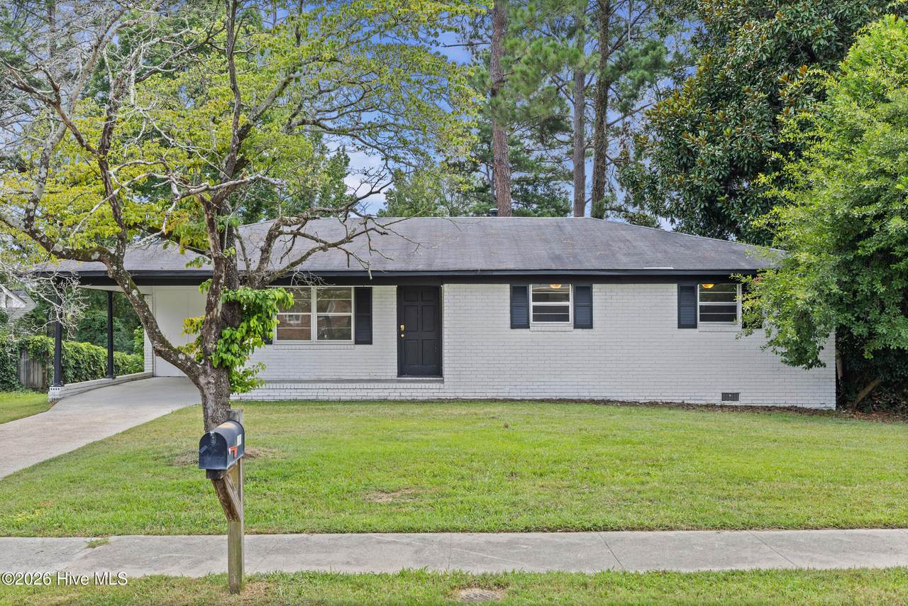333 Indian Trail - Photo 1