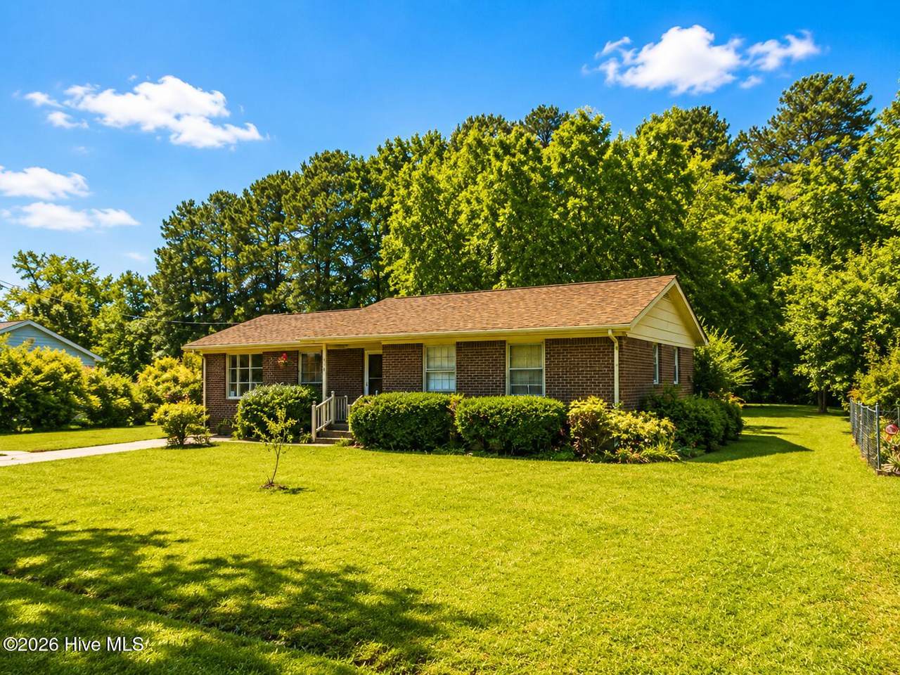 110 Chesterfield Drive - Photo 1