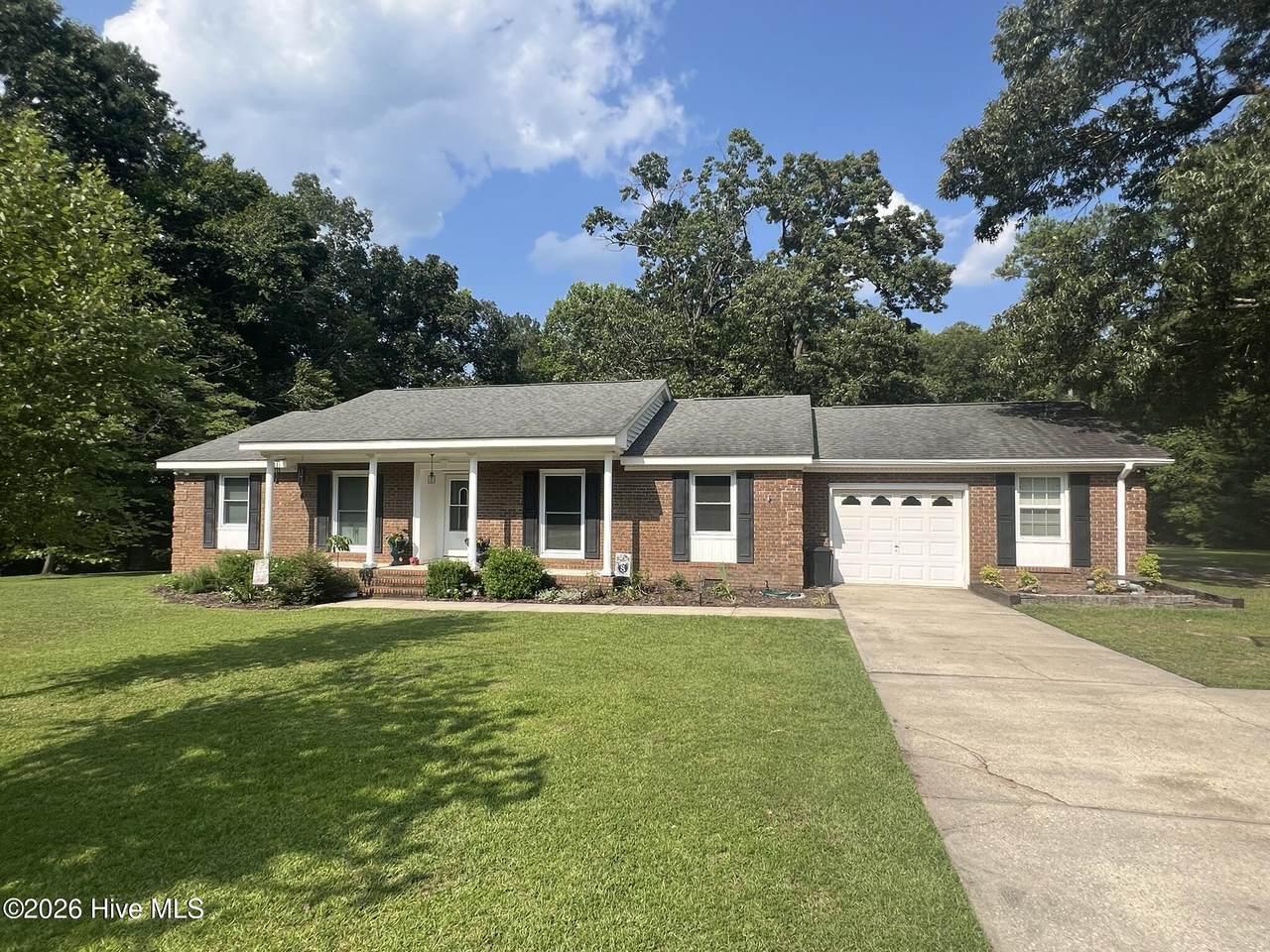 197 Hillcrest Drive - Photo 1