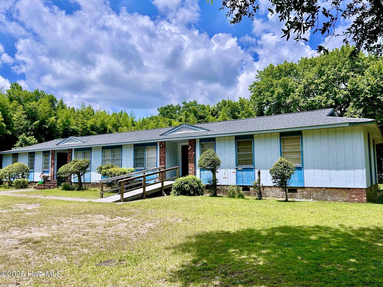 138 Mcintosh Street - Photo 1