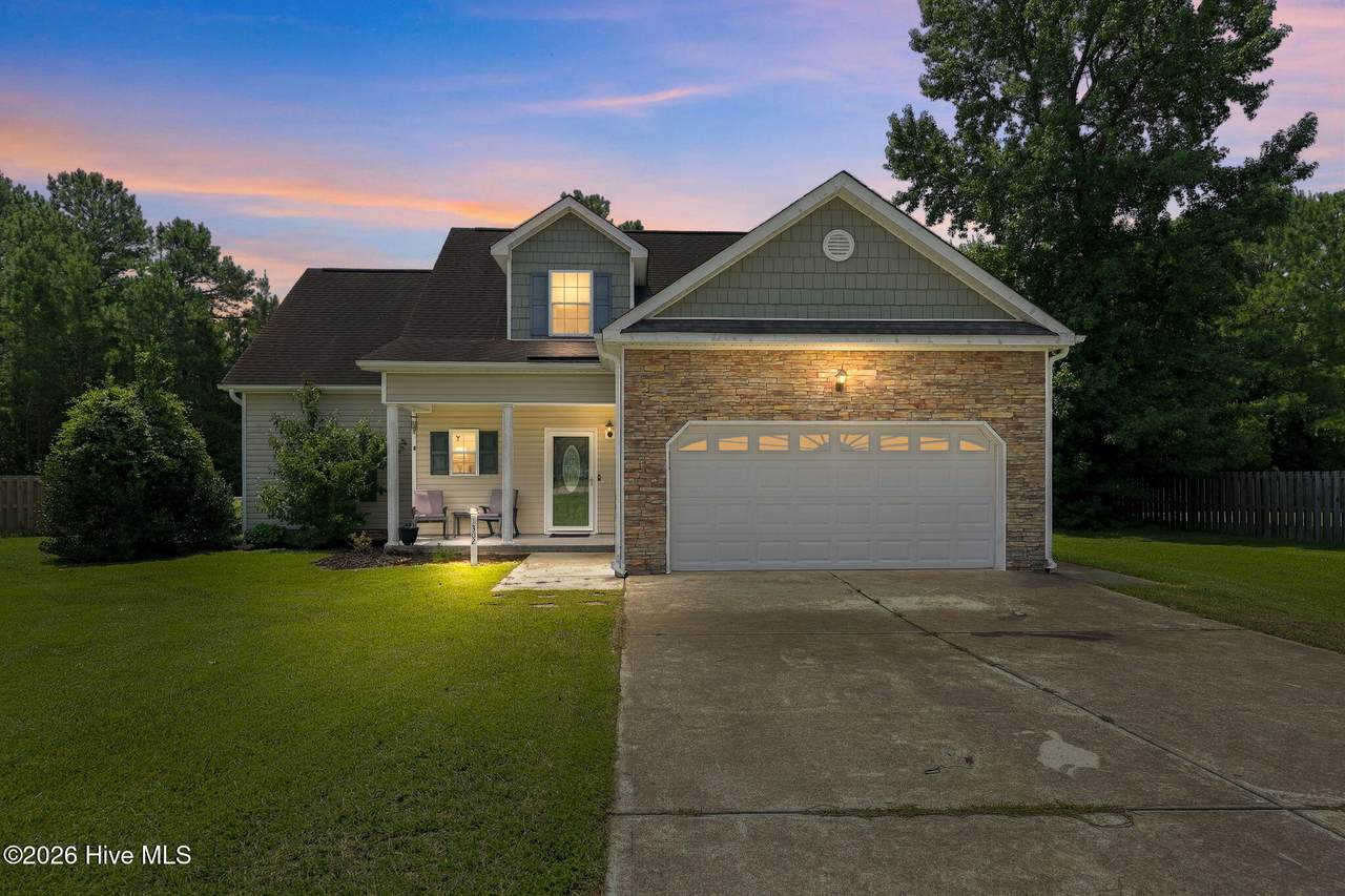 302 Squire Court - Photo 1