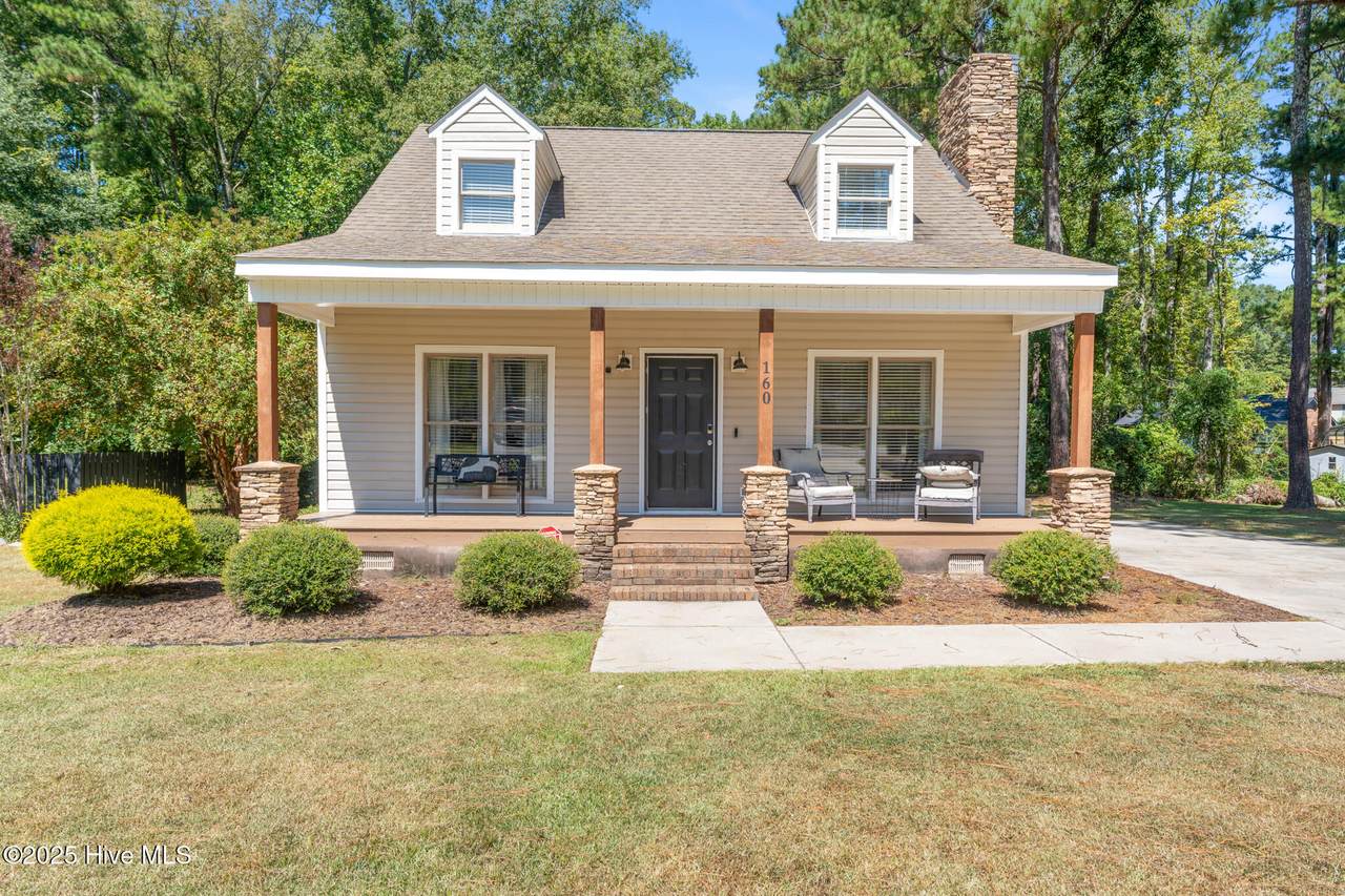 160 Evergreen Court - Photo 1