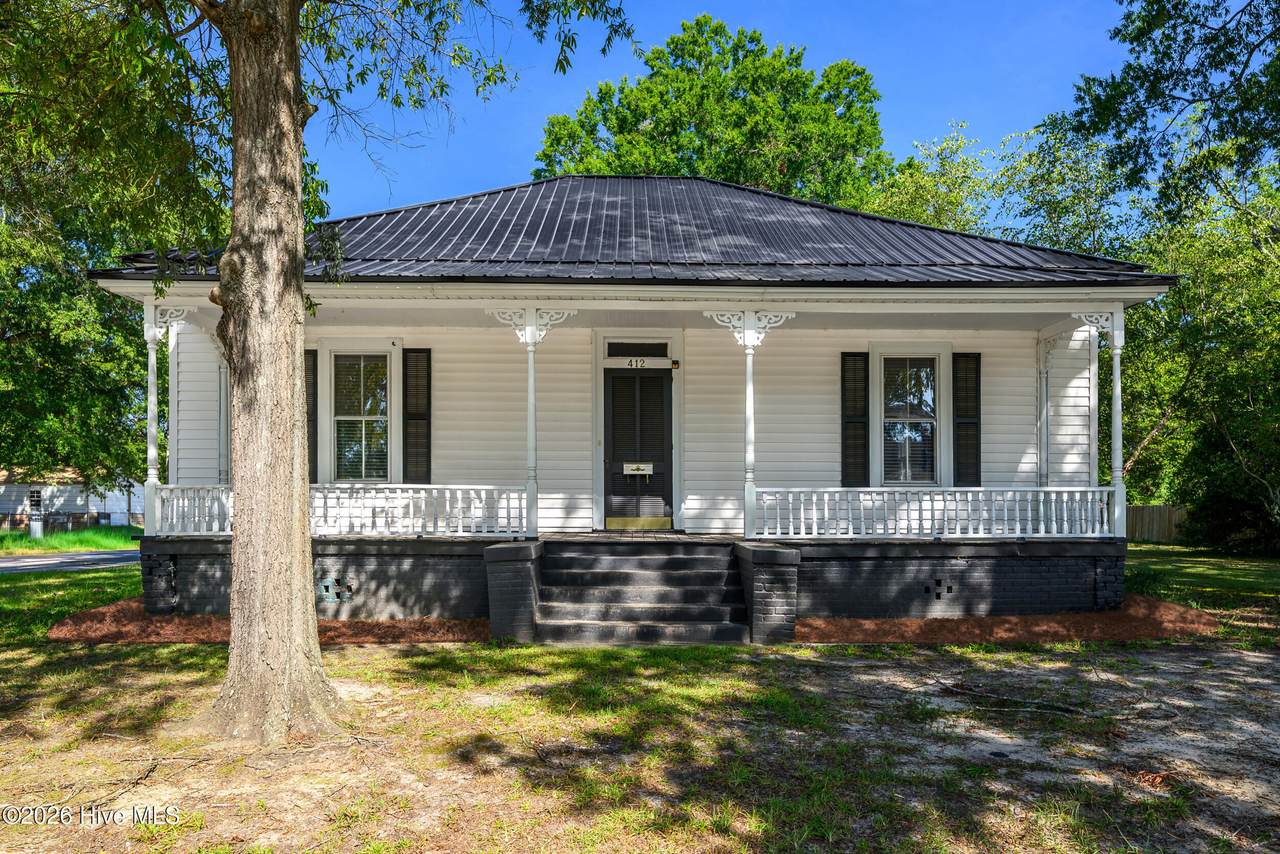 412 Walnut Street - Photo 1