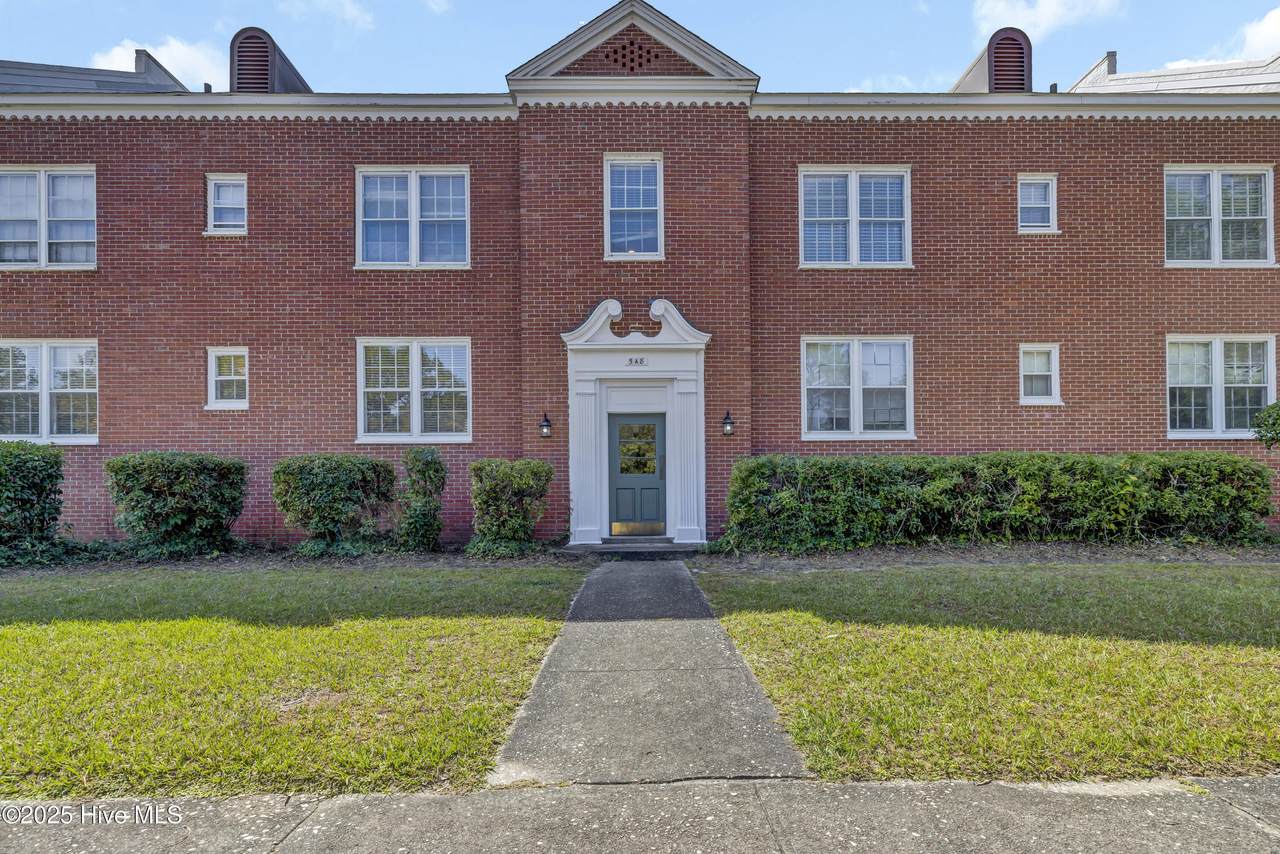 2940 Oleander Drive - Photo 1