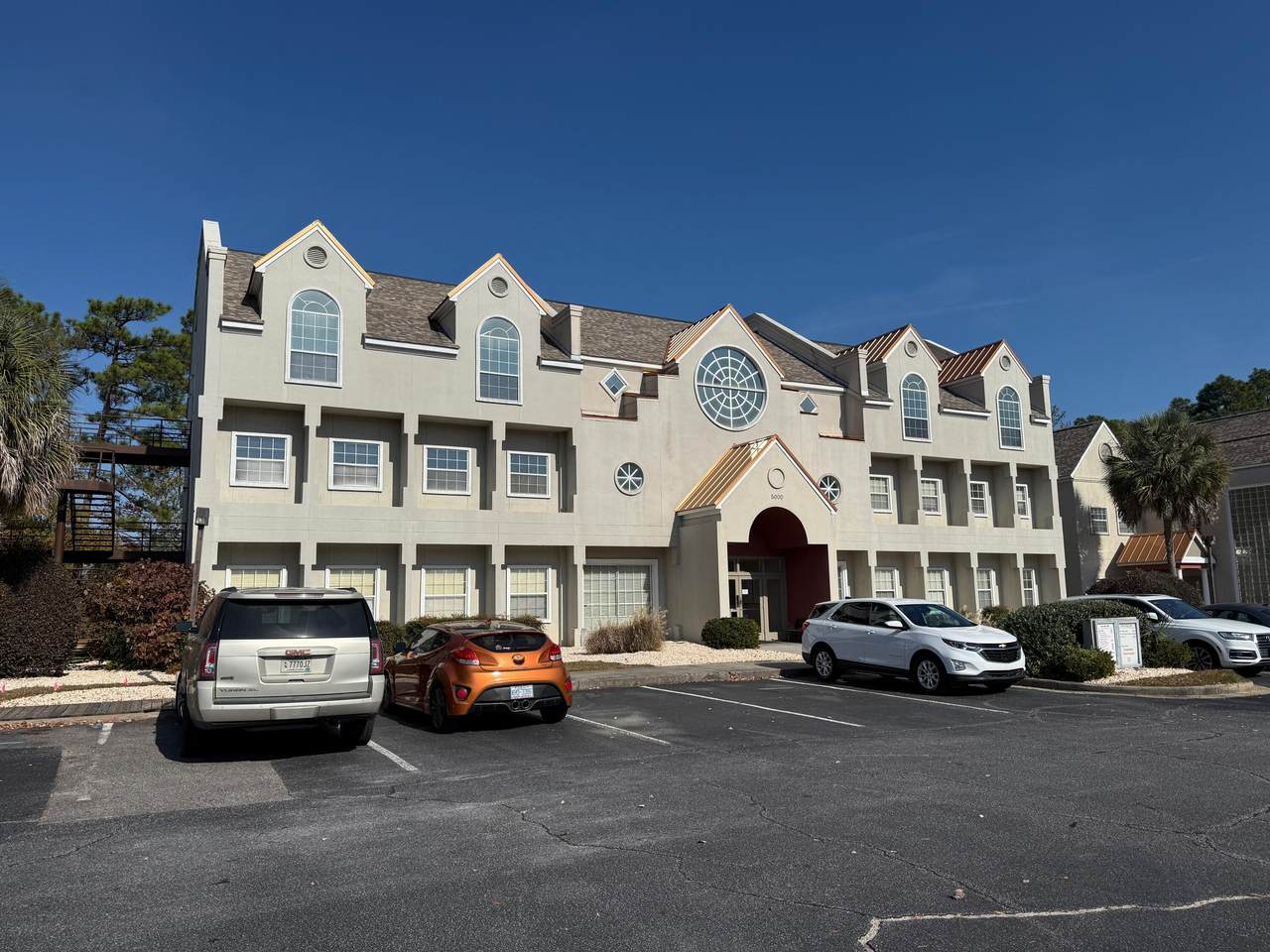 5000 Woodside Executive Court - Photo 1