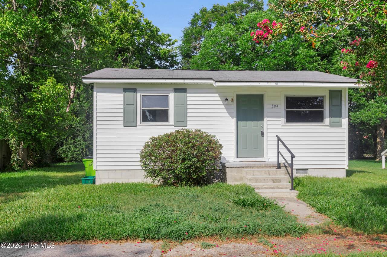 304 B Street - Photo 1