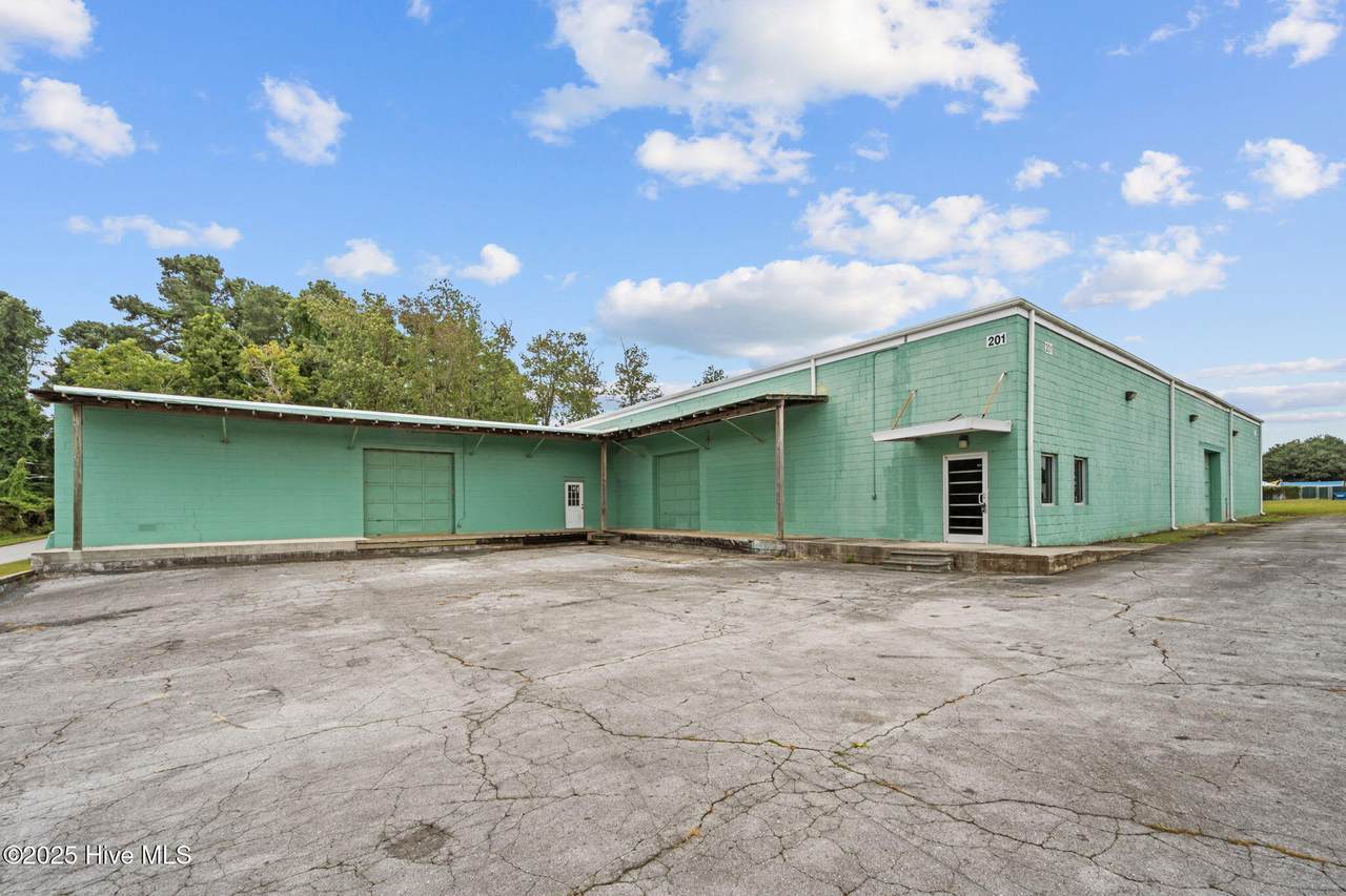 201-205 Old Bridge Street - Photo 1