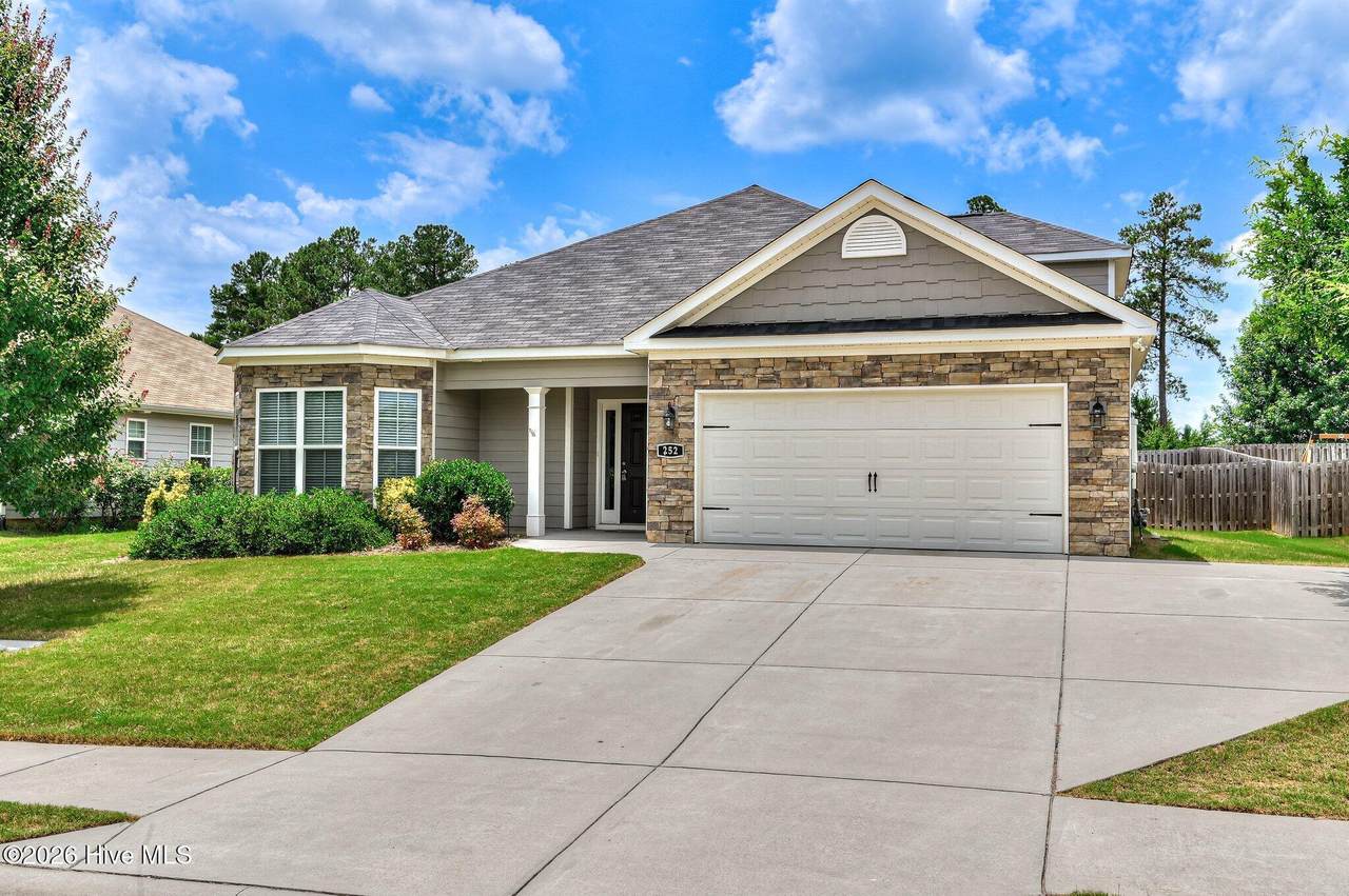 252 Carlow Drive - Photo 1