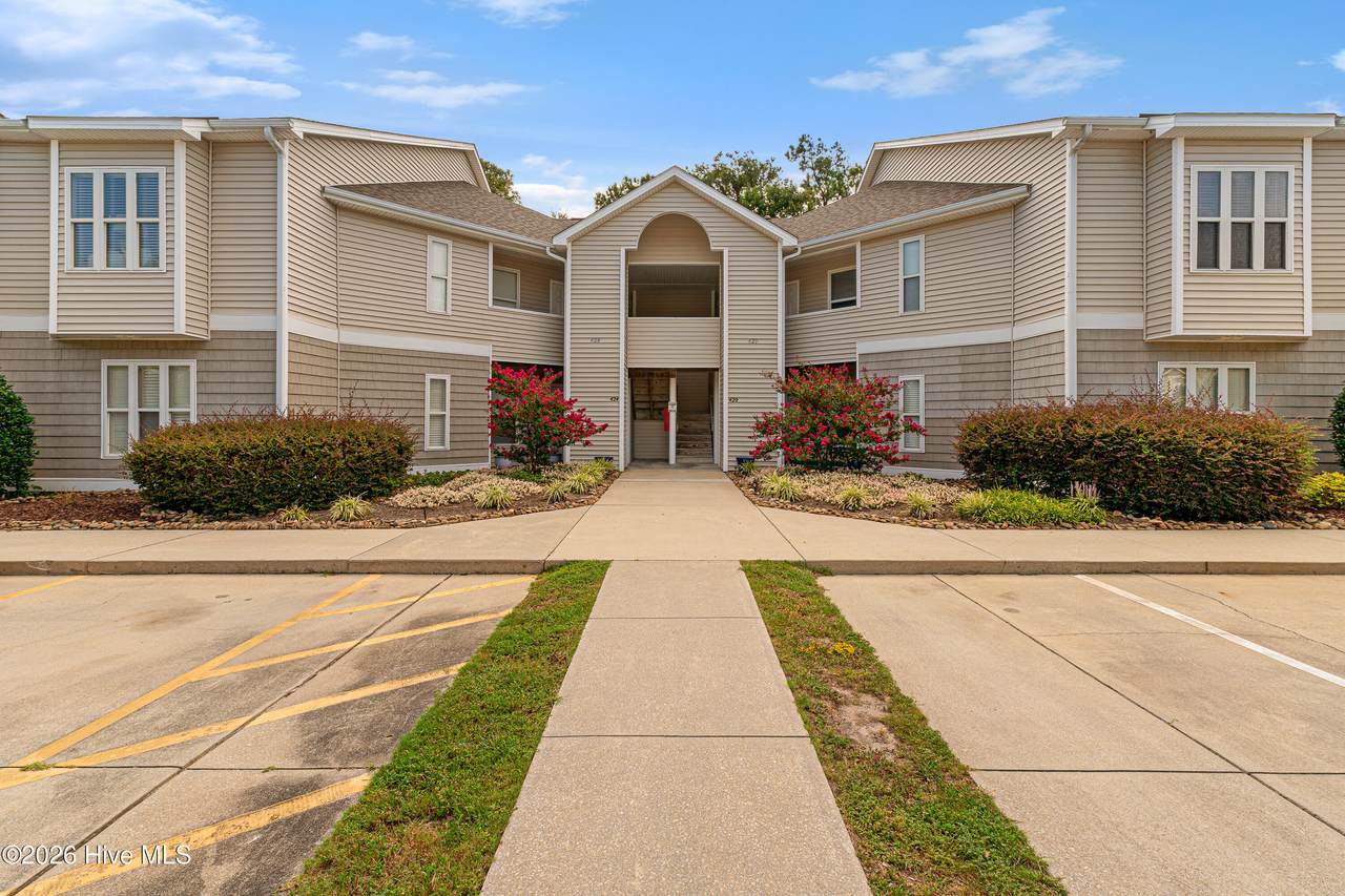 424 Commerce Avenue - Photo 1
