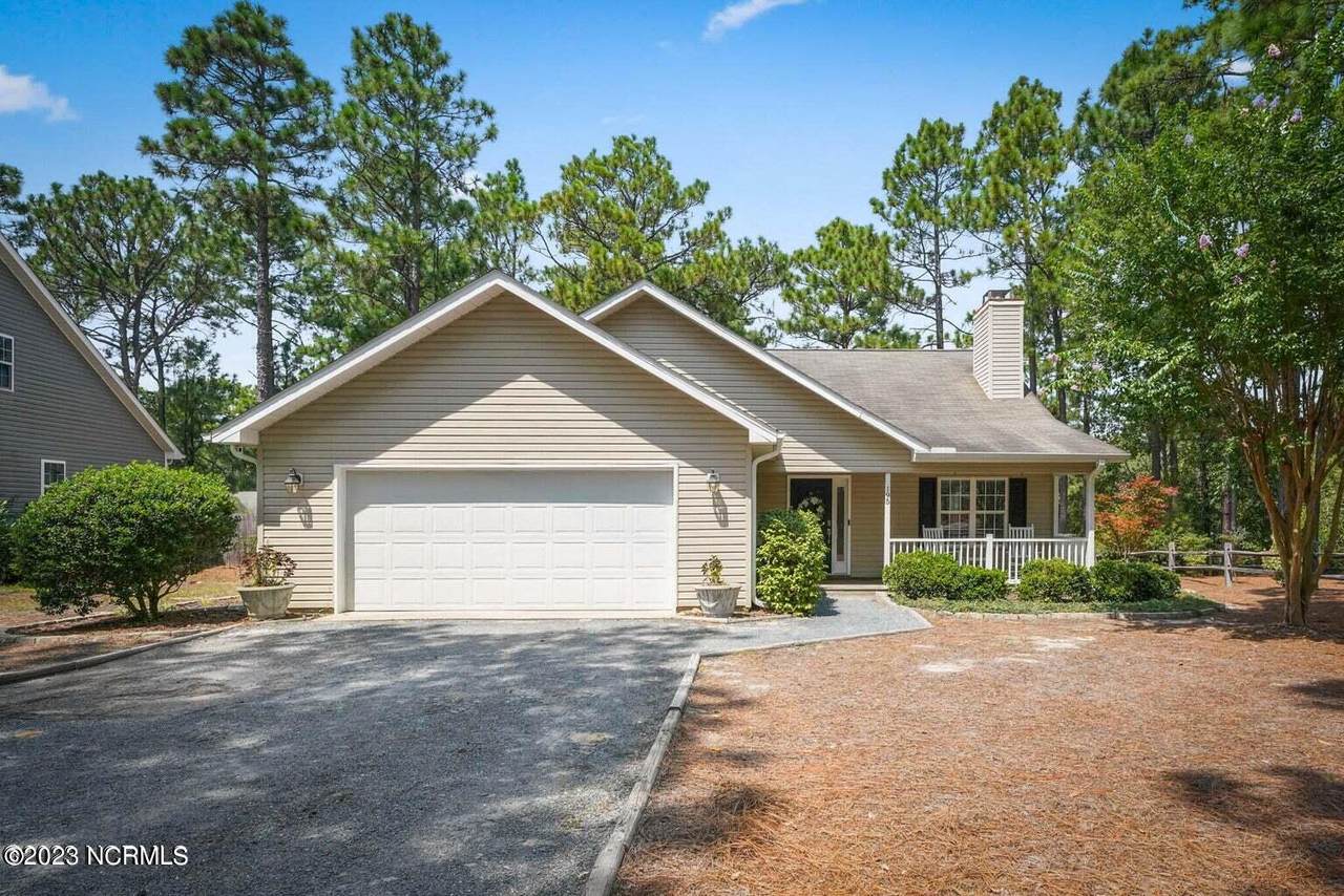 195 Adams Circle - Photo 1