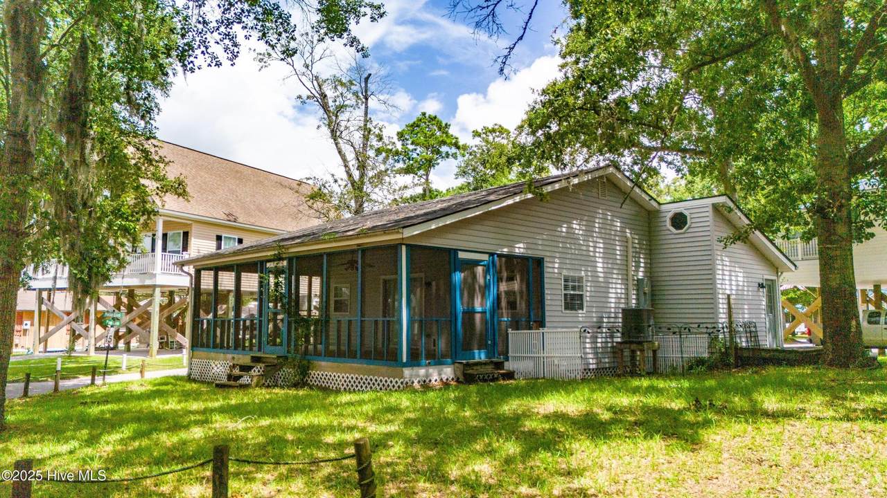 44 Pecan Lane - Photo 1