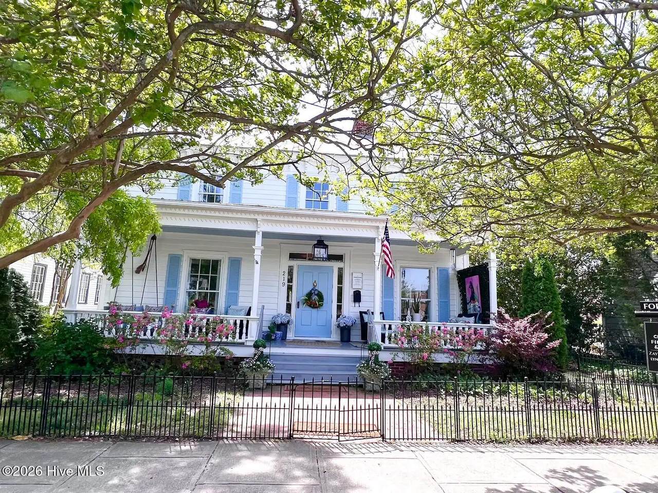 219 Pollock Street - Photo 1