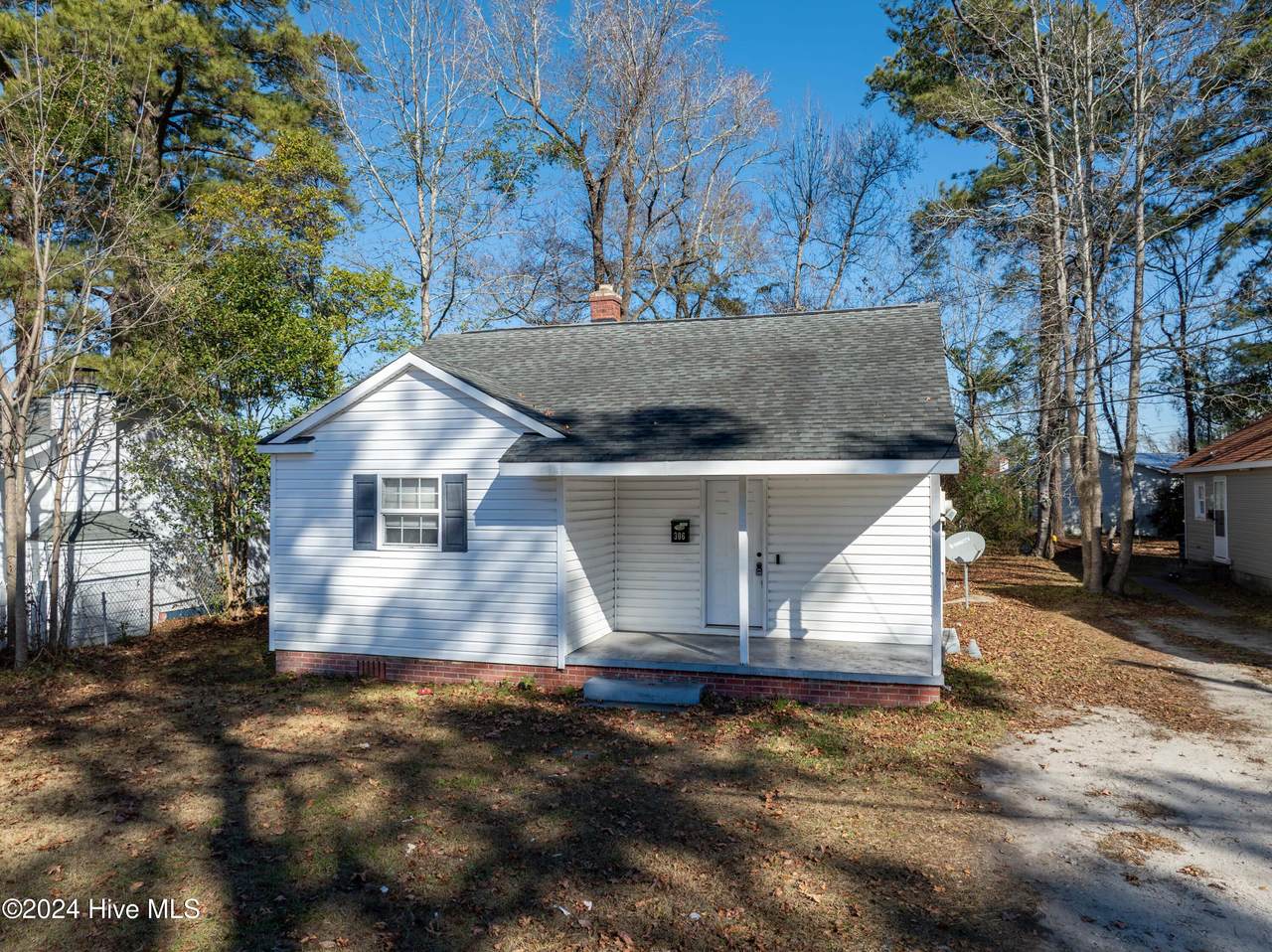 306 Richlands Avenue - Photo 1