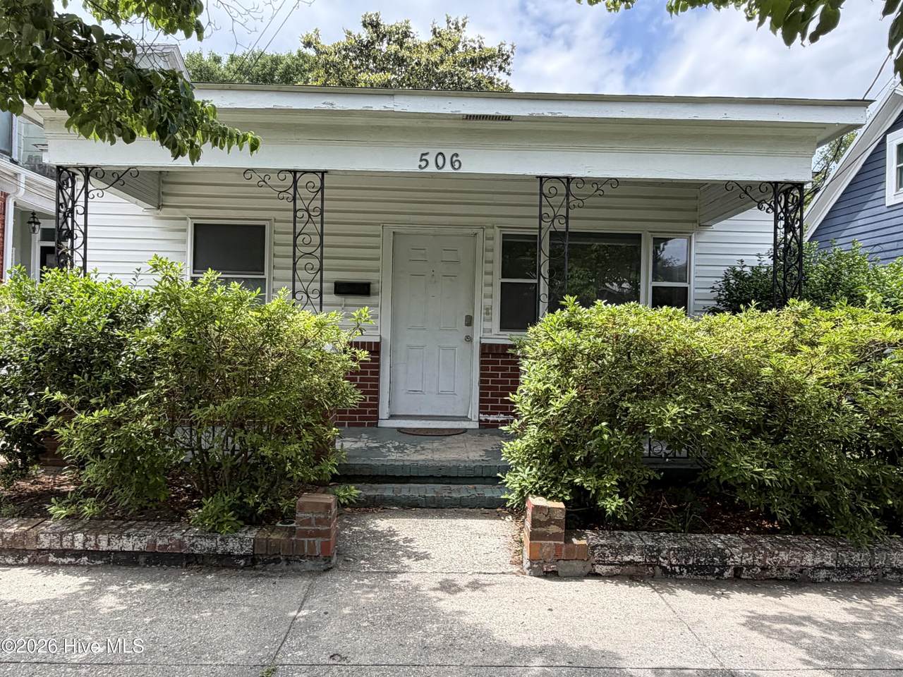 506 7th Street - Photo 1