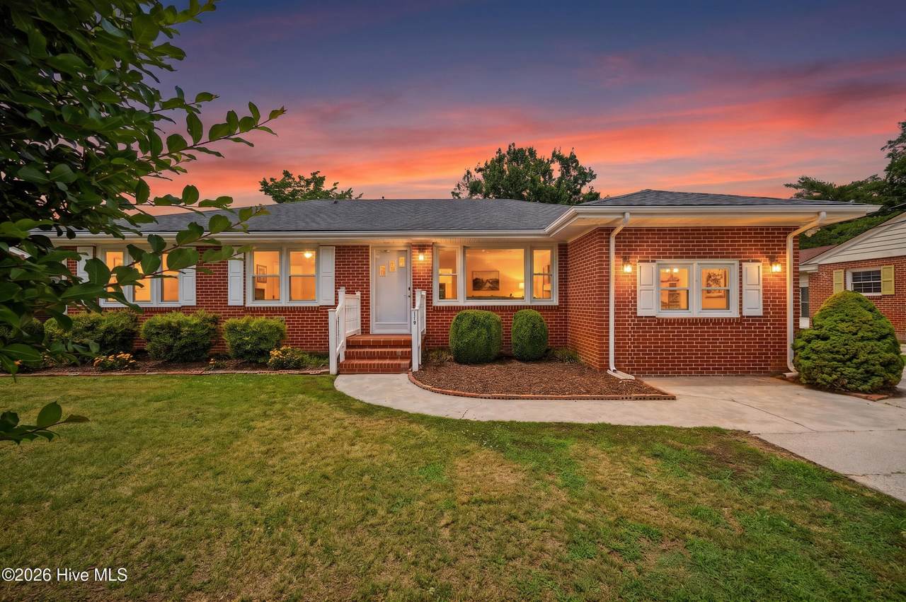 118 Rosewood Avenue - Photo 1
