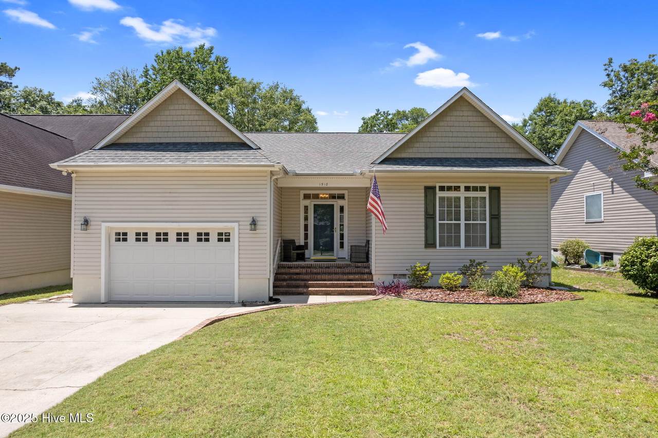 1518 Moorings Circle - Photo 1