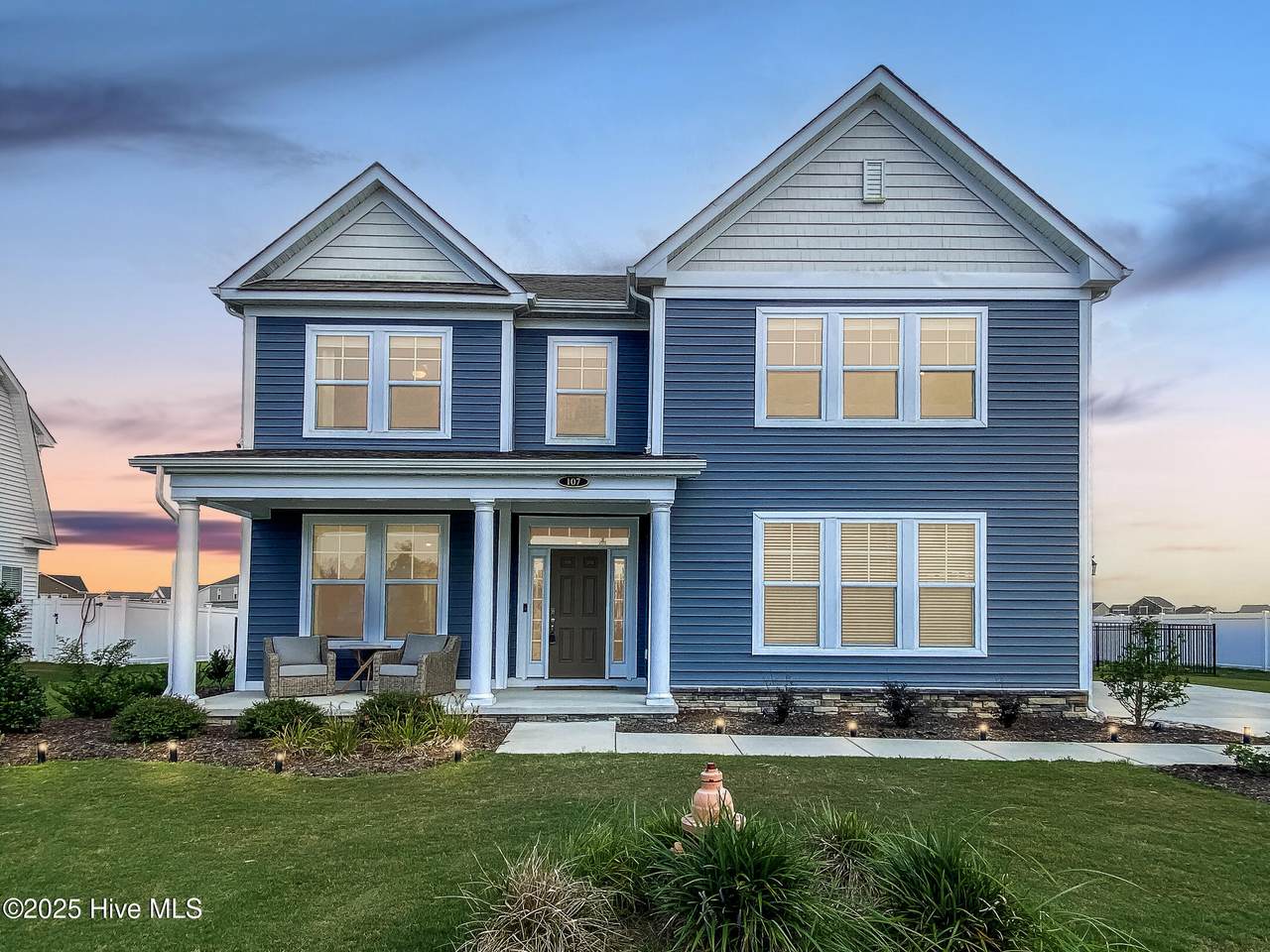 107 Farmridge Way - Photo 1