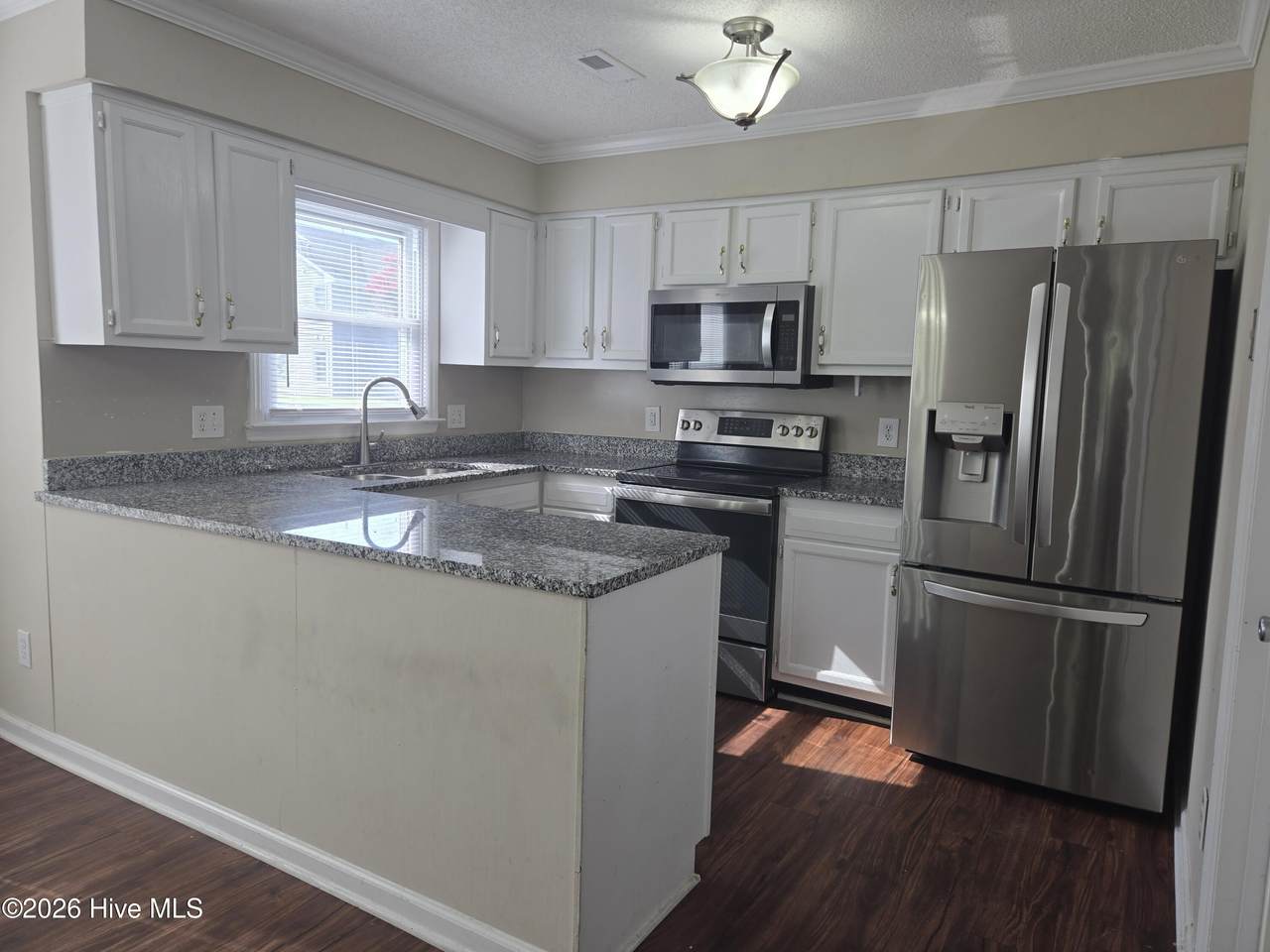 109 Victoria Court - Photo 1