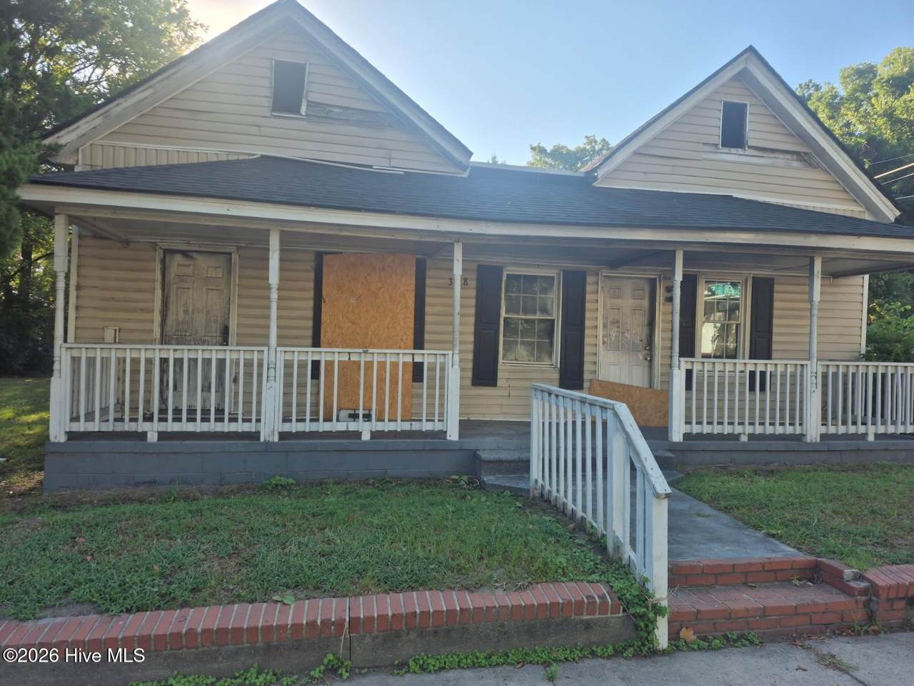 308 Pender Street - Photo 1